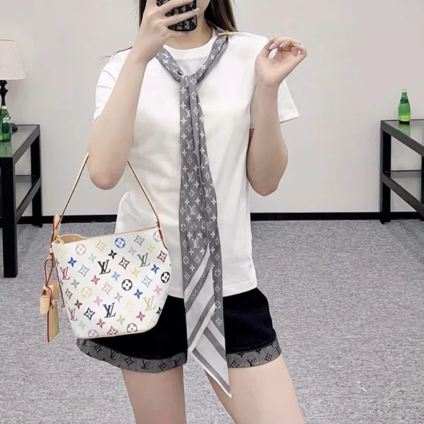 [通販]首元に差がつく一枚【ルイヴィトン コピー】Tシャツ シルクスカーフ付 1AIR42