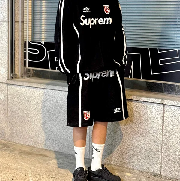 プレゼントに最適【シュプリーム Umbro コピー】Knit Soccer ショートパンツ Black 259121
